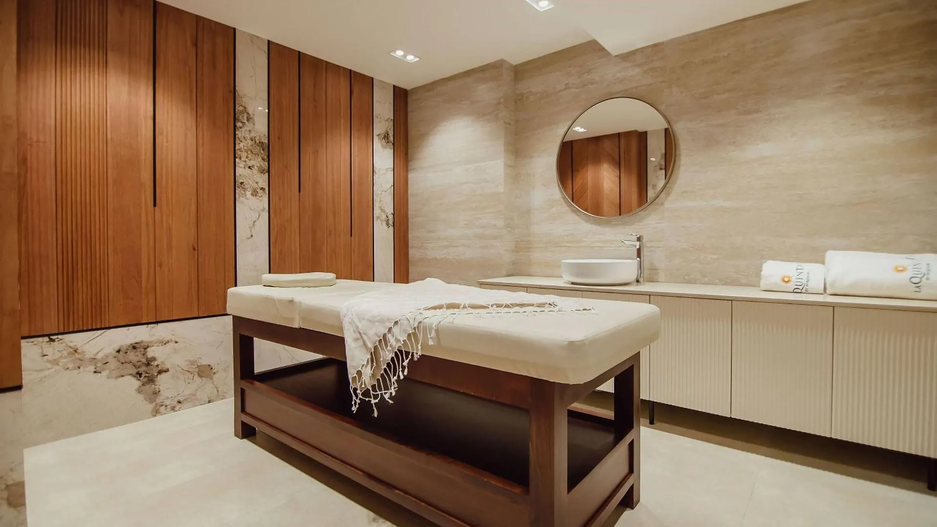 La Quinta By Wyndham Batumi Hotel