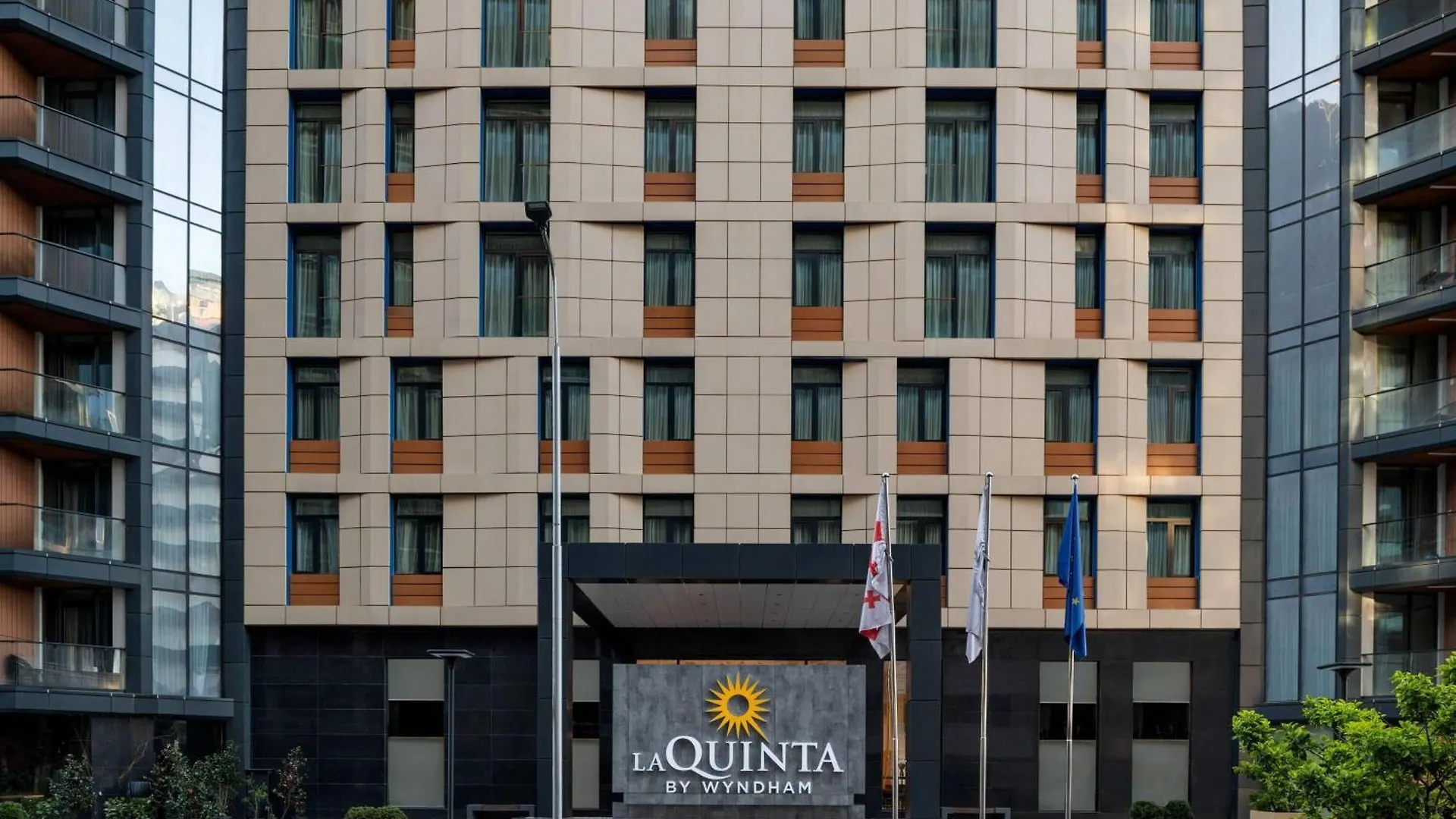ホテル La Quinta By Wyndham バトゥーミ 4*,  グルジア